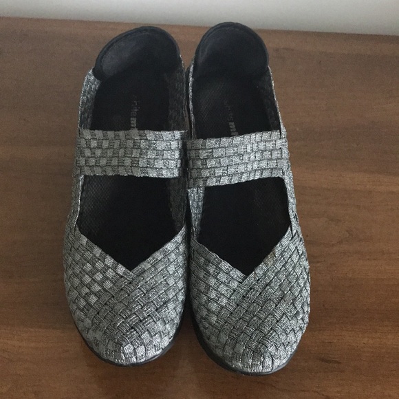 Shoes - Silver & Black Wedge Slip-On : Size 8